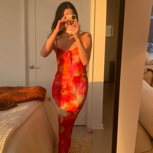 Isabelle Quinn BILLIE MIDI DRESS - Picture 5 of 5